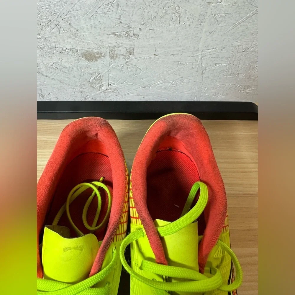 Nike Mercurial Vapor 12 Academy volt/ bright crimson Indoor Sport shoes
